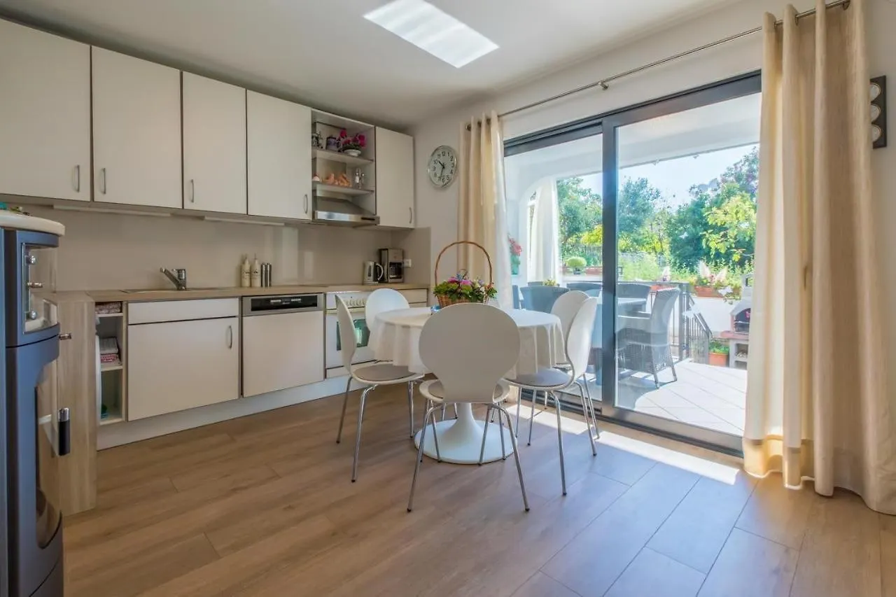 Apartment In Crikvenica 5244