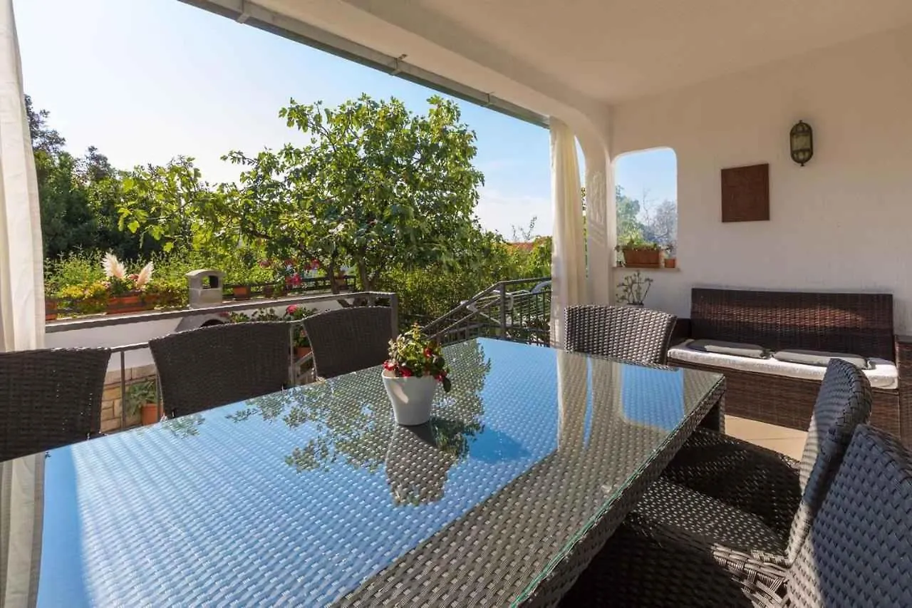 Apartment In Crikvenica 5244